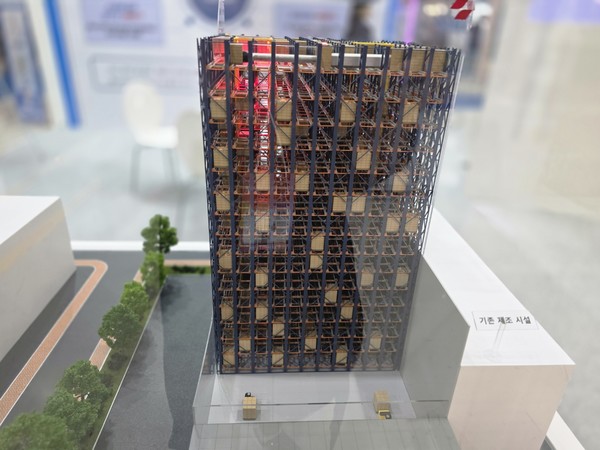 2025 푸드위크에서 선보인 자동화빌딩랙 모형